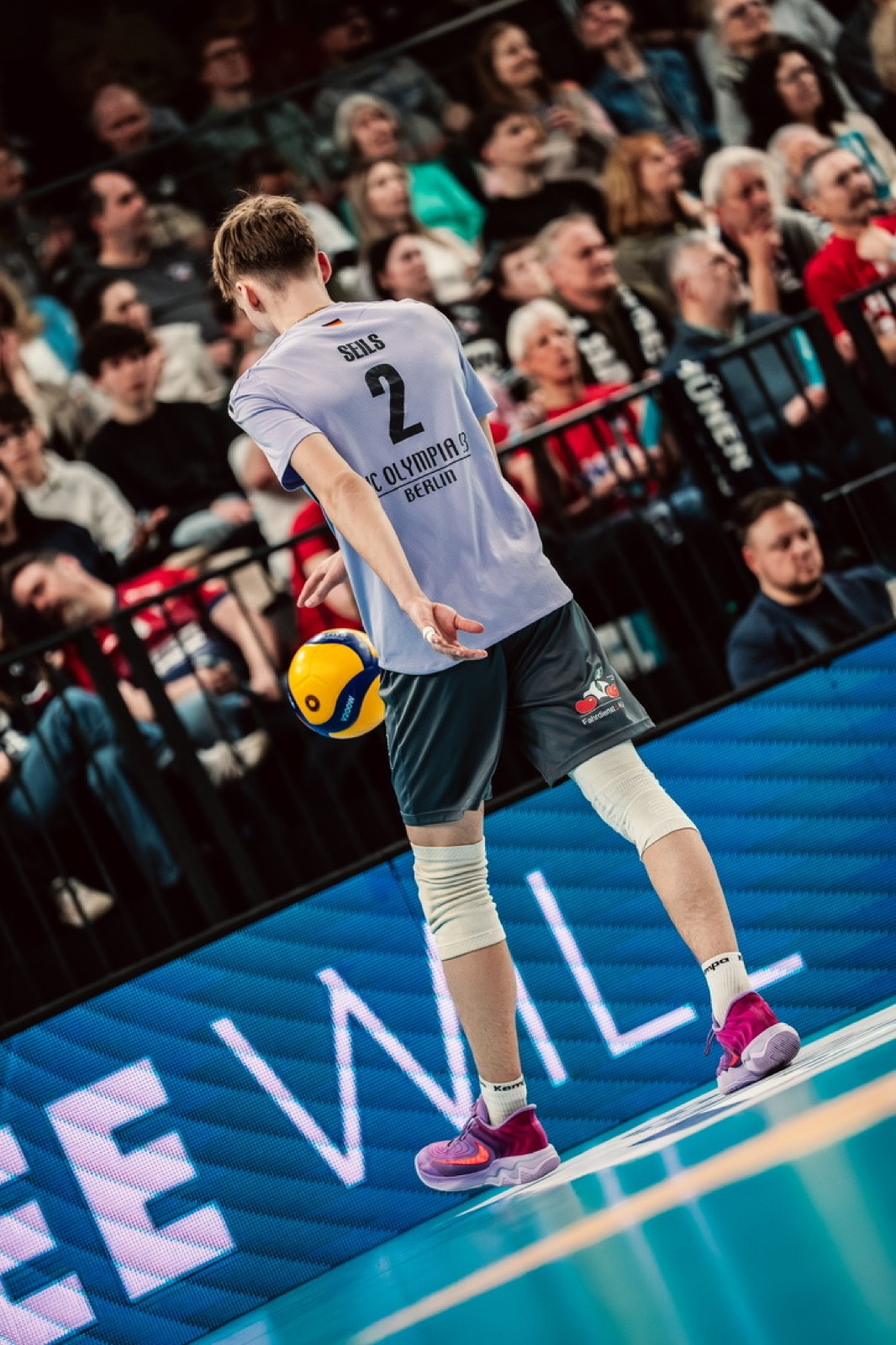 Phillip Seils beim Zuspiel
